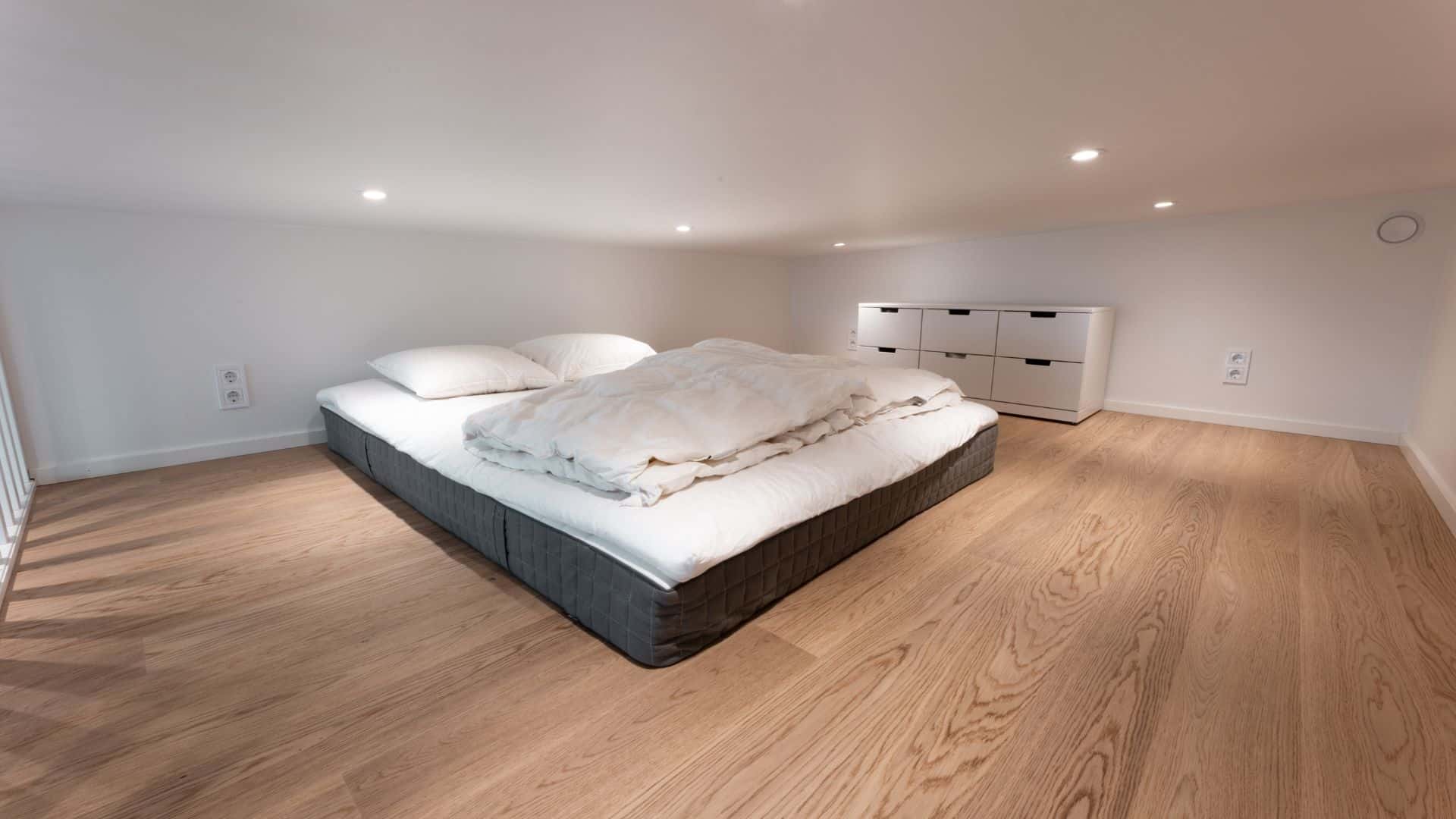 Attefallshus sovrum loft