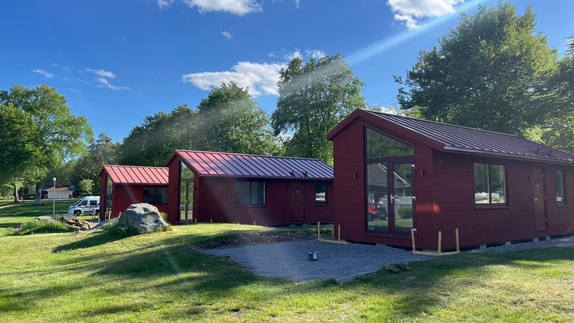 Röda campingstugor